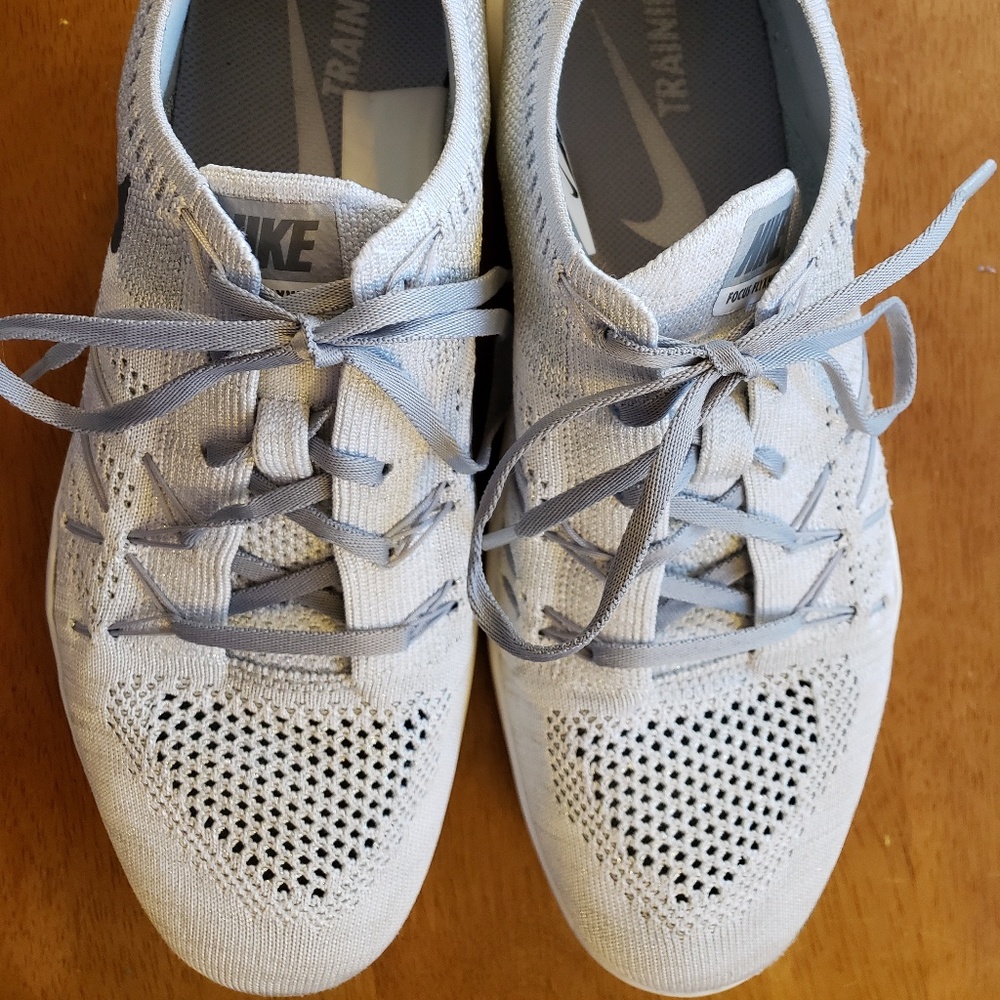 Nike Focus Flyknit Sneakers